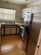 6021 SE Landing Way, Unit 7 in Stuart, FL - Foto de edificio - Building Photo