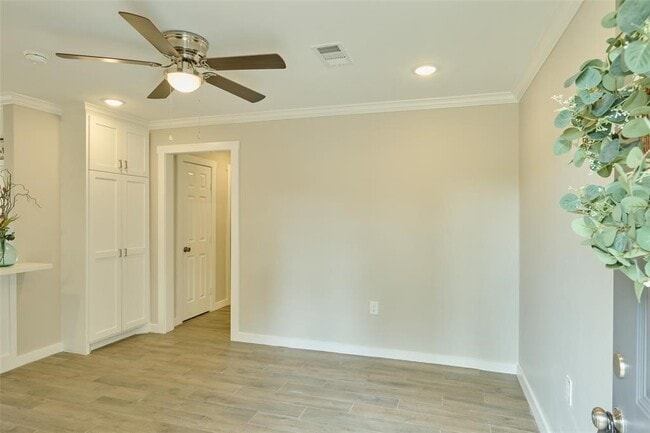 property at 309 S Magnolia St