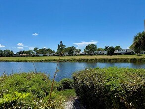 3031 Willow Green Dr in Sarasota, FL - Building Photo - Building Photo