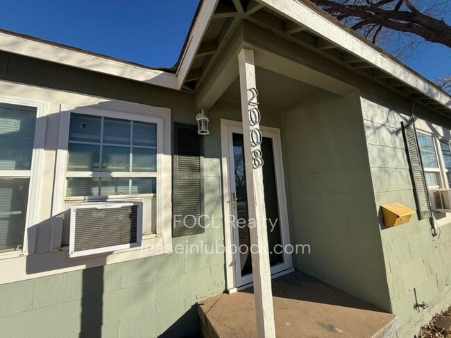 2008 36th St in Lubbock, TX - Building Photo - Building Photo