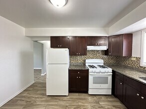 1218 Carol St, Unit 2 in Park Ridge, IL - Building Photo - Building Photo