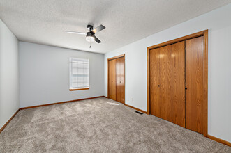 Allen Court in Raymore, MO - Building Photo - Building Photo