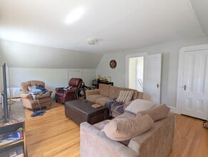 22 Highland Rd, Unit 2 in Somerville, MA - Building Photo - Building Photo