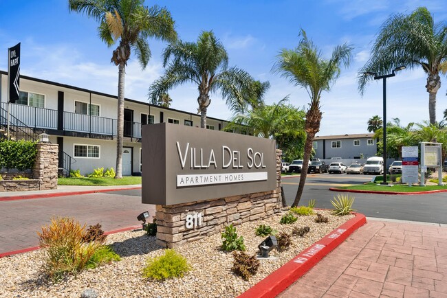 Villa Del Sol Apartments in Santa Ana, CA - Building Photo - Building Photo