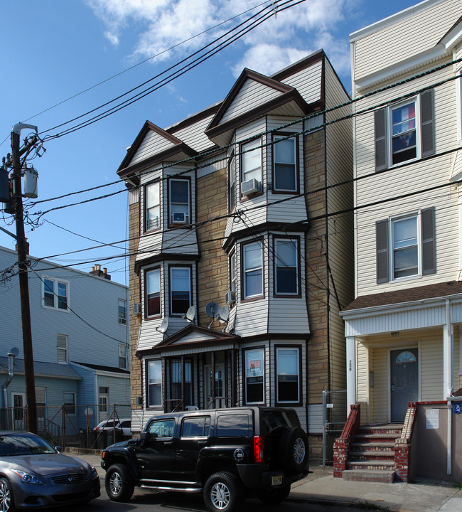 237 Astor St in Newark, NJ - Foto de edificio - Building Photo