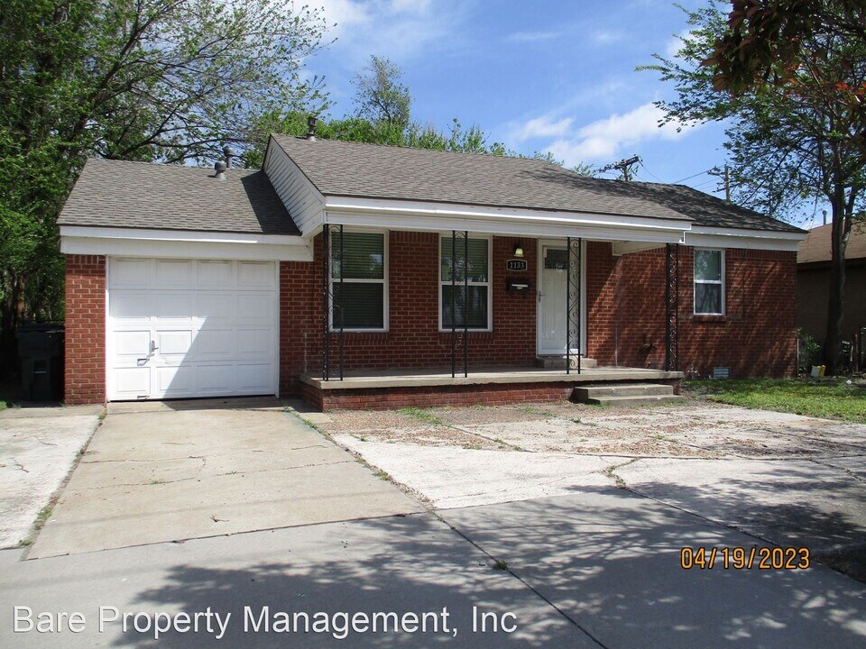 1133 E Lindsey St Photo