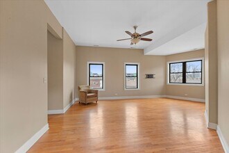 1046 N Milwaukee Ave, Unit 3 in Chicago, IL - Foto de edificio - Building Photo