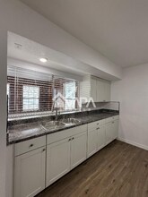 11154 El Sendero St in San Antonio, TX - Foto de edificio - Building Photo