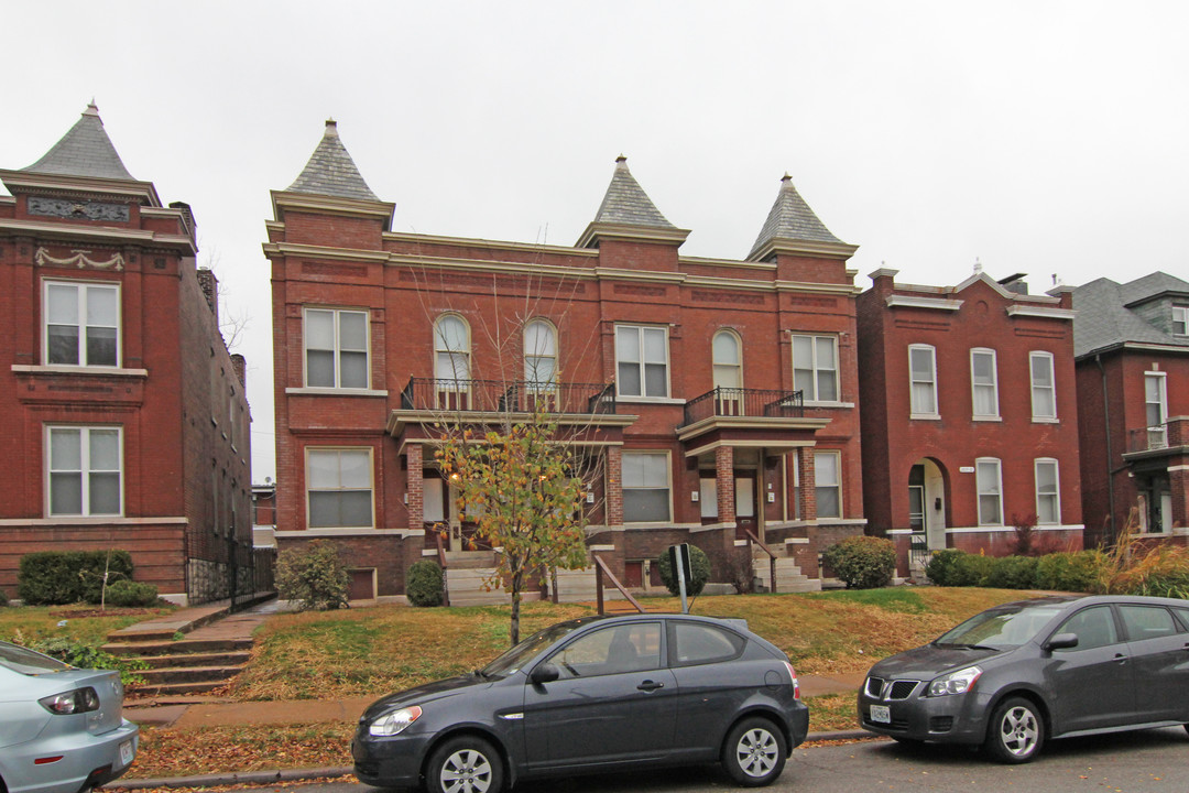 2023-2027 Ann Ave in St. Louis, MO - Foto de edificio