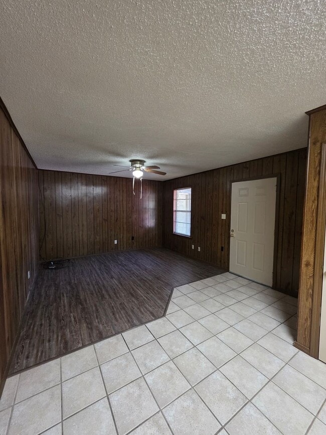 702 E 11th St in Russellville, AR - Building Photo - Building Photo