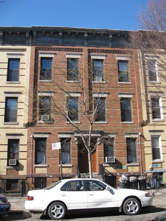 1717 Madison St in Flushing, NY - Building Photo