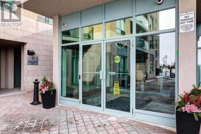 11 Oneida Crescent in Richmond Hill, ON - Building Photo - Building Photo