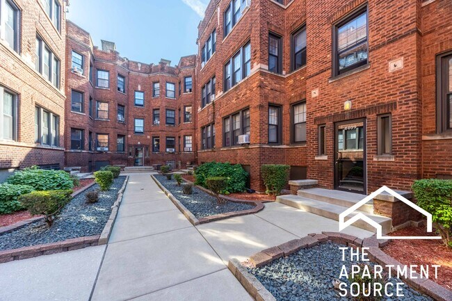 4415 N Wolcott Ave, Unit B3 in Chicago, IL - Building Photo - Building Photo