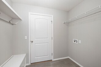 662 S Long Dr in Springfield, MO - Building Photo - Building Photo