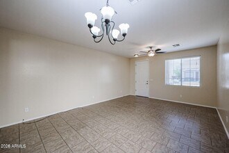 43337 N Heavenly Way in Anthem, AZ - Building Photo - Building Photo