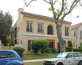 232 N Almont Dr in Beverly Hills, CA - Building Photo - Building Photo