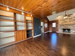 10300 W 164th St in Overland Park, KS - Building Photo - Building Photo