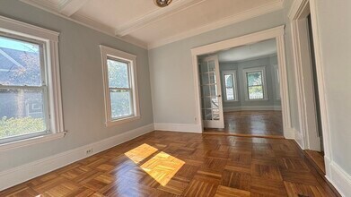 1117 Main St, Unit #1 in Melrose, MA - Building Photo - Building Photo