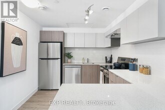 100 Manett Crescent in Brampton, ON - Building Photo - Building Photo