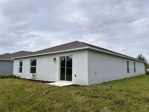 1347 Belle Isle Ln in Daytona Beach, FL - Building Photo - Building Photo