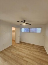 1180 NE 185th St in Miami, FL - Building Photo - Building Photo