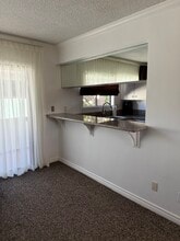 5000 S Centinela Ave, Unit 304 in Los Angeles, CA - Building Photo - Building Photo