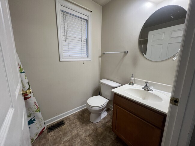 122 Spence St in Fairmont, WV - Building Photo - Building Photo