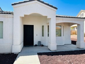 3435 Sunbonnet Dr in Bullhead City, AZ - Building Photo - Building Photo