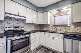 9910 Royal Ln in Dallas, TX - Building Photo - Building Photo