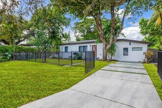 260 NE 48th Terrace in Miami, FL - Building Photo - Building Photo
