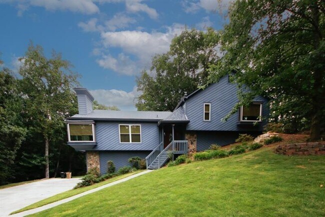 property at 930 Mountain Top Dr NE