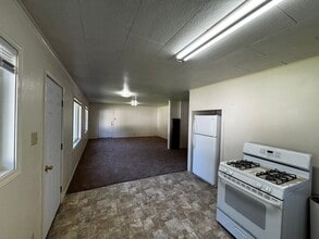 3956 V St in Eureka, CA - Building Photo - Building Photo