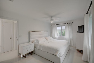 7115 Venetian Way in West Palm Beach, FL - Building Photo - Building Photo