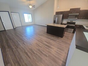 12817-12819 E Timber Lake Ct in Wichita, KS - Building Photo - Building Photo