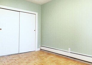 135 Orleans St, Unit #2F in Boston, MA - Foto de edificio - Building Photo