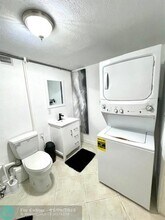 4251 NW 10th St in Coconut Creek, FL - Foto de edificio - Building Photo