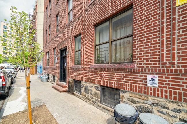 2466 Beaumont Ave in Bronx, NY - Building Photo - Building Photo