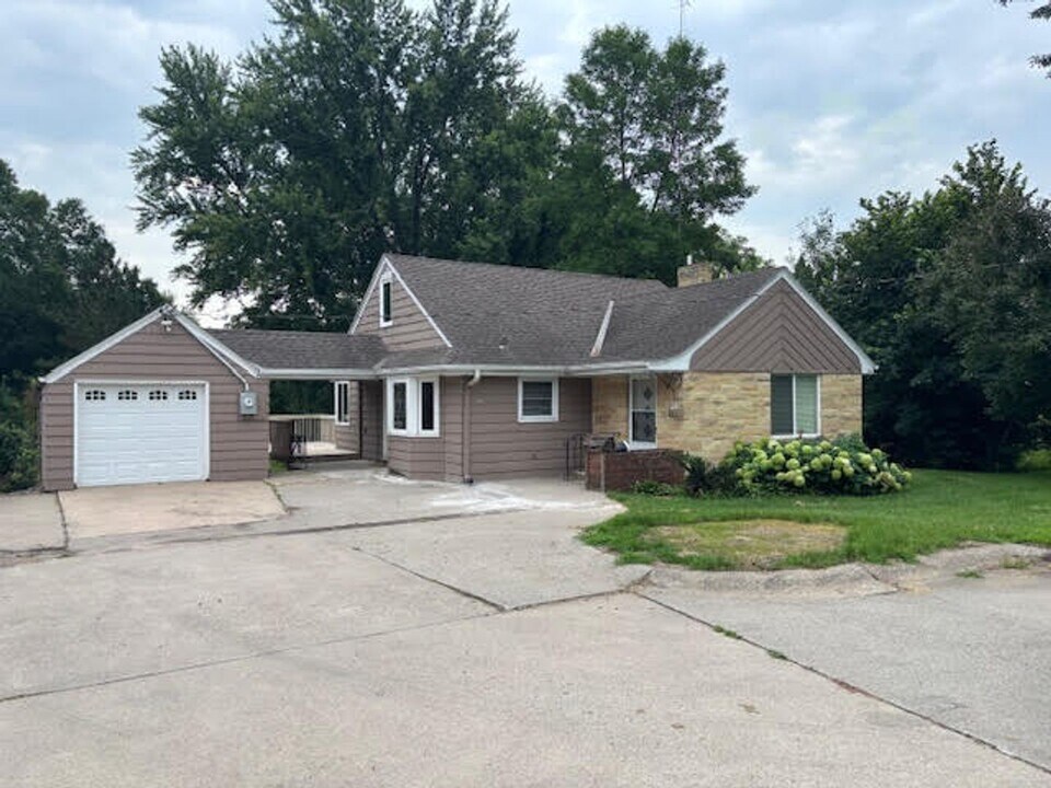 440 Riverside Ave S in Sartell, MN - Building Photo