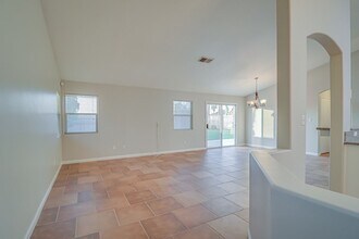 10416 Polo Saddle Dr in Bakersfield, CA - Foto de edificio - Building Photo