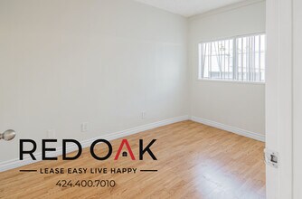 1545 N Bronson Ave in Los Angeles, CA - Building Photo - Building Photo