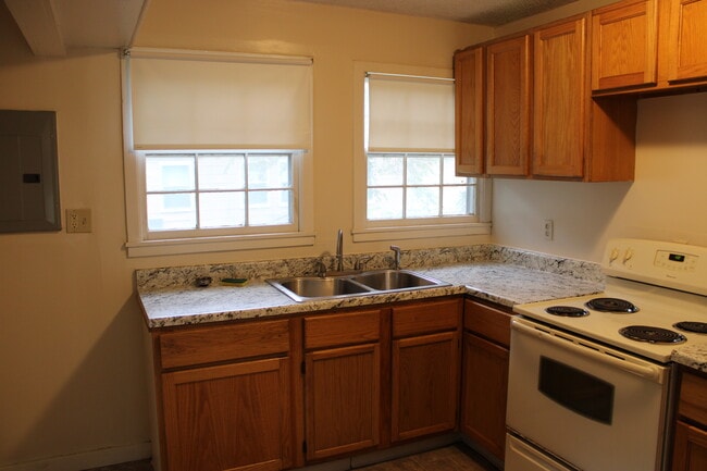 3861 E Roseberry St in Wichita, KS - Building Photo - Building Photo