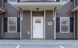 Easton Village in Clarksville, TN - Building Photo