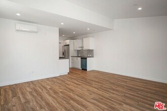 1166 Cochran Ave in Los Angeles, CA - Building Photo - Building Photo