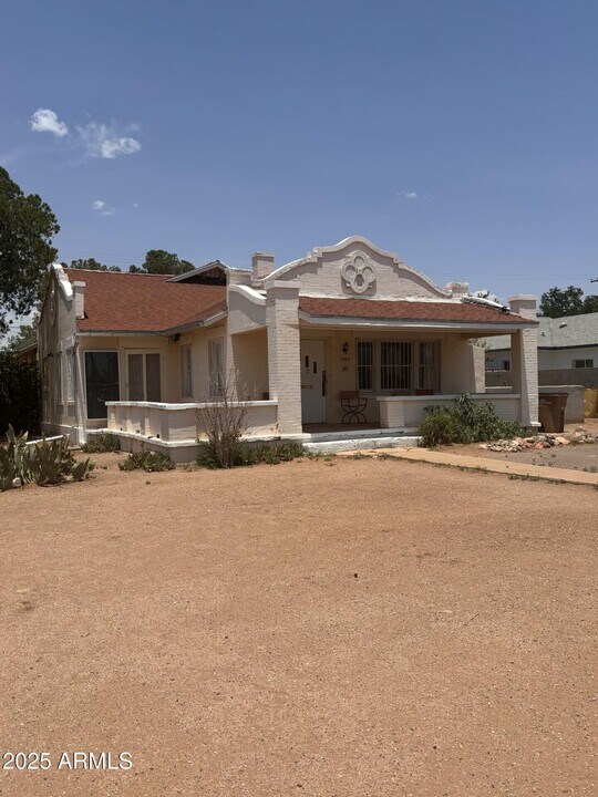 1504 E 12th St in Douglas, AZ - Foto de edificio