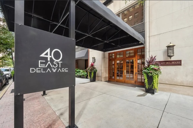 40 E Delaware Pl in Chicago, IL - Building Photo - Building Photo