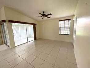 718 Pine Island Dr in Melbourne, FL - Building Photo - Building Photo