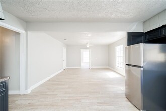 7318 Dahlia St-Unit -C in Houston, TX - Building Photo - Building Photo