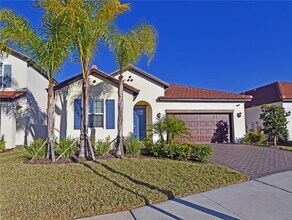 17304 Banded Gold Ln in Wimauma, FL - Building Photo - Building Photo