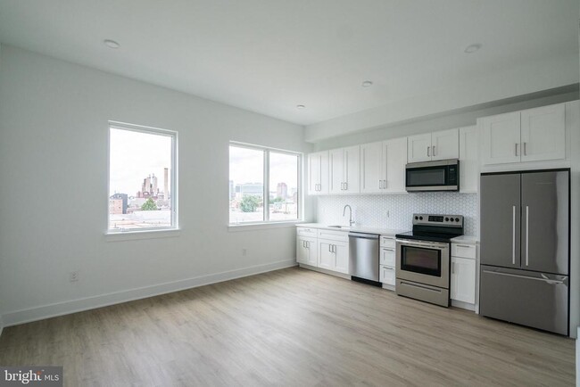 2235 Washington Ave in Philadelphia, PA - Building Photo - Building Photo