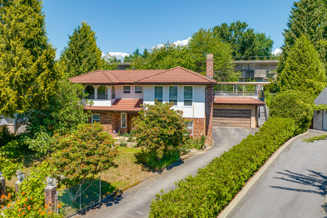 Chicory Cove in Burnaby, BC - Building Photo